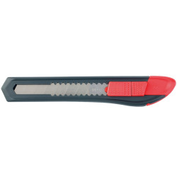 3154140182113 - CUTTER PLASTIQUE LAME 18MM 1ER PRIX