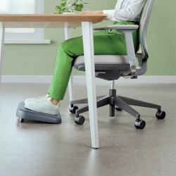 1 REPOSE-PIEDS PLASTIQUE COLORIS GRIS